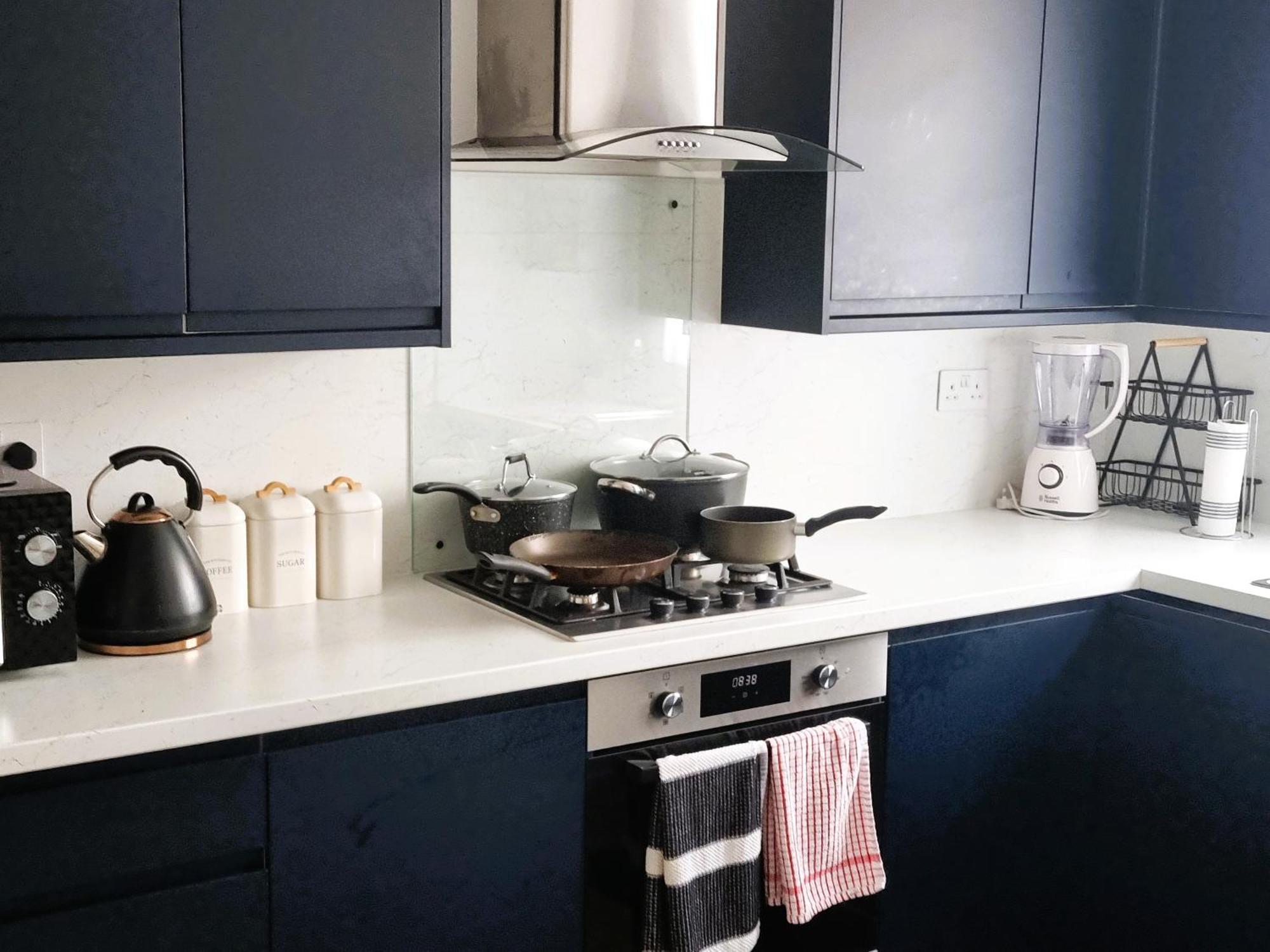 Case de vacanță 3bed 2bath House-free Parking-hi Speed Wifi-garden-entire Home-2mins From Train Station Londra